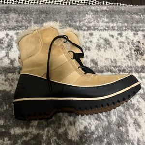 EUC Sorel snow boots